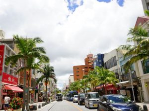 沖縄県国際通りの風景イメージ