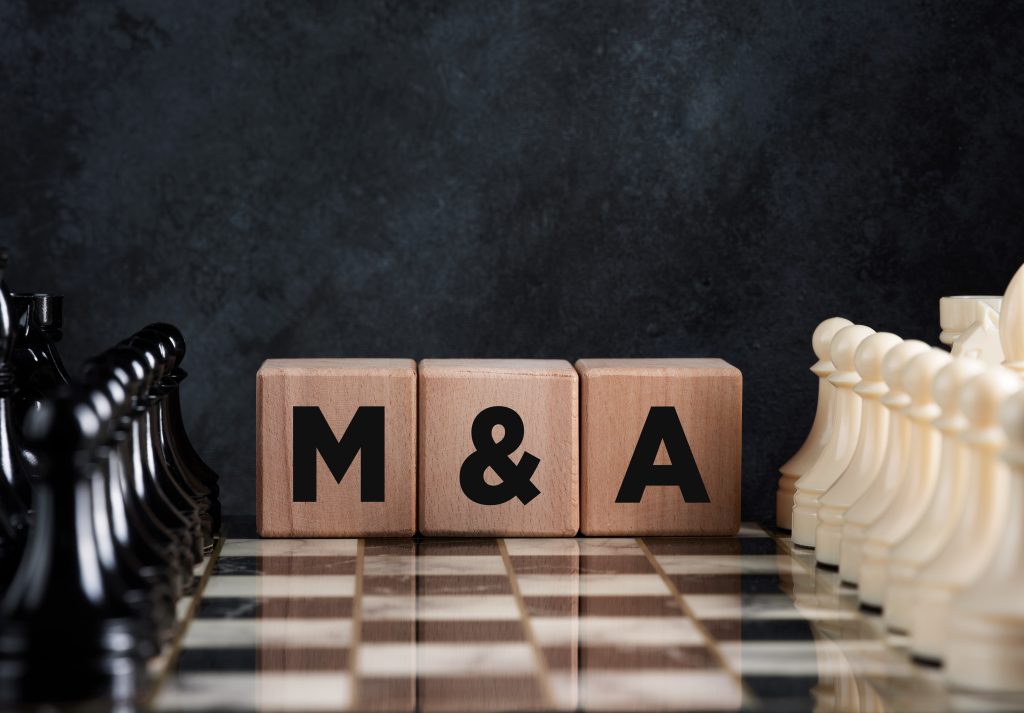 M&A戦略とは？戦略の種類や策定方法、便利なフレームワークや事例も解説