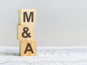 M&Aと書かれた積み木の画像