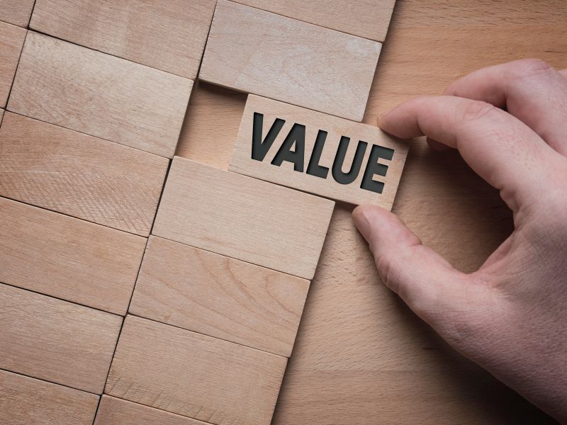 企業価値とは？計算方法や高めるための4つの方法をわかりやすく解説